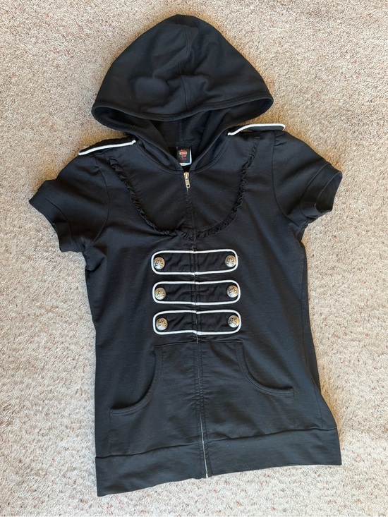 Sweet Love Tops - Sweet Love Black Short-Sleeve Hooded Zip Top with Decorative Skull Buttons